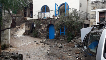 Σαμοθράκη: Παιδοψυχιατρικό κλιμάκιο στο πλευρό των παιδιών μετά τη «βιβλική» καταστροφή 