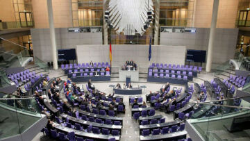 Γερμανία: Οι φιλελεύθεροι θα... συνυπάρξουν με τους ακροδεξιούς στο κοινοβούλιο