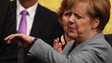 Δυσαρέσκεια Σόιμπλε προς την Μέρκελ μετά την ήττα στην Κάτω Σαξωνία