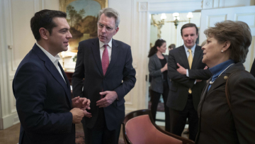 Συνάντηση Τσίπρα με μέλη της επιτροπής Εξωτερικών Υποθέσεων της Αμερικανικής Γερουσίας