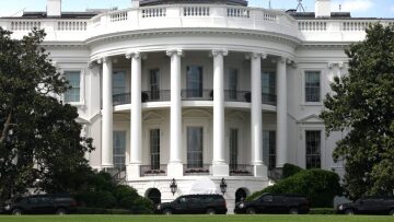 Λευκός Οίκος: Συναγερμός λόγω ύποπτου αντικειμένου λίγο πριν τη συνάντηση Τραμπ-Τσίπρα