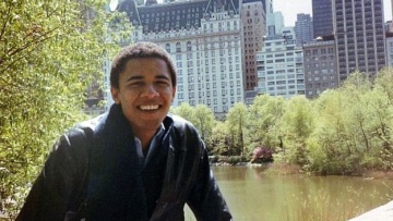 Στη δημοσιότητα ερωτικά γράμματα του Ομπάμα σε πρώην του: «Έχω ένα αίσθημα αμηχανίας και περιφρόνησης...»