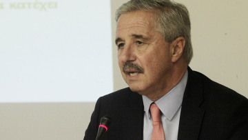 Μανιάτης στηρίζει Θεοδωράκη για το σχόλιο Καμίνη περί life style