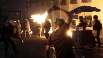 Ακόμη μία νύχτα με μολότοφ στα Εξάρχεια 