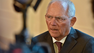 Σόιμπλε: Δεν διατάξαμε ποτέ τους Έλληνες να κόψουν τις συντάξεις