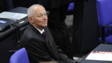 Πρόεδρος της Bundestag ο Σόιμπλε - Δείτε πώς τον αποχαιρέτησαν στο ΥΠΟΙΚ