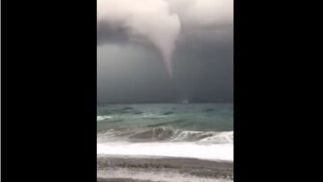 Κρήτη: Ένα εντυπωσιακό θέαμα με υδροστρόβιλο στο Γεράνι