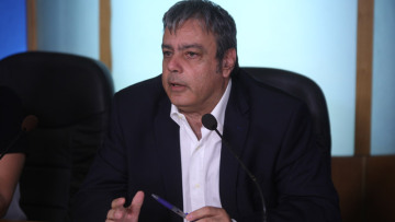 Αποκάλυψη Βερναρδάκη: Παρακολουθούμε «δεξιούς λογαριασμούς» στα social media