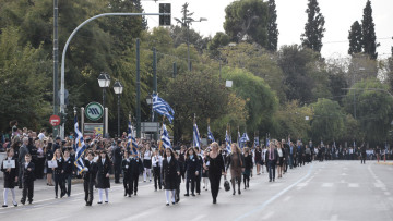 Φωτογραφίες: Η μαθητική παρέλαση στο κέντρο της Αθήνας