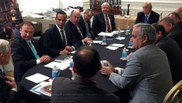 Τζορτζ Παπαδόπουλος: Ο Ελληνοαμερικανός σύμβουλος που μπορεί να «κάψει» τον Τραμπ