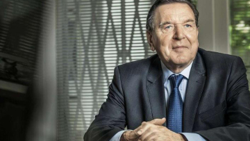 Paradise Papers: O Γκέρχαρντ Σρέντερ κατείχε υψηλή θέση σε offshore