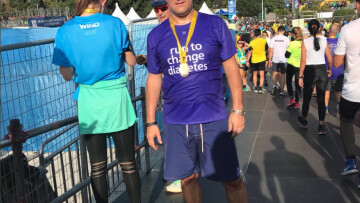 Φωτογραφίες: Ο Άδωνις Γεωργιάδης πανηγυρίζει το νέο του ρεκόρ στη διαδρομή των 10χλμ.