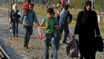 FAZ: «Μετανάστες εγκαταλείπουν οικειοθελώς την Ελλάδα»