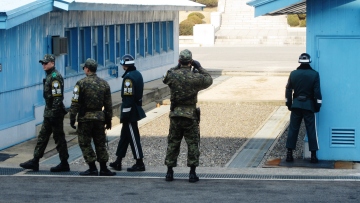 Στρατιώτες πυροβόλησαν τουλάχιστον πέντε φορές Βορειοκορεάτη που αποπειράθηκε να λιποτακτήσει