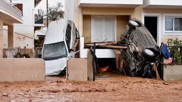 Φωτογραφία-ντοκουμέντο από την Ελευσίνα: Δείτε πού έχει φτάσει η λάσπη στη θάλασσα