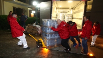 Ο Ολυμπιακός στο πλευρό των πλημμυροπαθών στη Μάνδρα