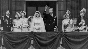 Με... κουπόνια αγόρασε το νυφικό της η βασίλισσα Ελισάβετ