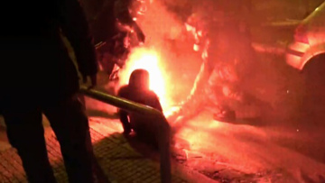 Έκκληση για αίμα για την δικηγόρο που χτυπήθηκε από φωτοβολίδα στα Εξάρχεια