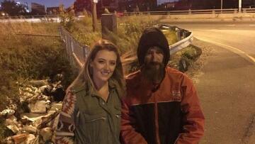 Η επιτομή του «καλού Σαμαρείτη»: Άστεγος έδωσε τα τελευταία του 20 δολάρια και του επέστρεψαν... 235.000!