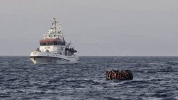 Ιταλία: Διέσωσαν 1.100 μετανάστες - Μια γυναίκα γέννησε πάνω στο φουσκωτό