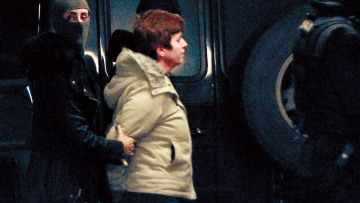 Πόλα Ρούπα στο ΘΕΜΑ: «Για το κρατικό έγκλημα στη Μάνδρα θα πληρώσει κανείς;»