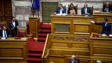 Kolotoumba εν όψει για Σαουδική Αραβία: Με πρόταση Φίλη η Βουλή θα πάρει πίσω το «ναι» στην πώληση βλημάτων