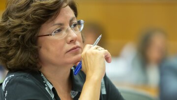  Σπυράκη στο ΘΕΜΑ 104,6: Να κληθούν ο ταξίαρχος, ο Παπαδόπουλος και ο επικεφαλής της ΕΥΠ για την υπόθεση της Σ. Αραβίας 