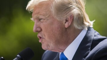 Ντάουνινγκ Στριτ: Λάθος του Τραμπ να κάνει retweet αντιισλαμικό βίντεο της ακροδεξιάς