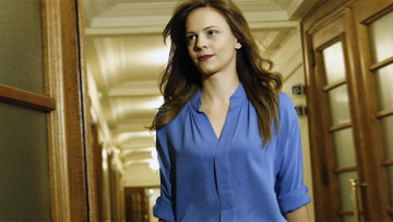  Η Εφη Αχτσιόγλου ντύνεται τόσο κομψά που μοιάζει να βρέθηκε κατά λάθος σε αυτή την κυβέρνηση