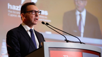 Στουρνάρας: Η υπερφορολόγηση ανακόπτει την ανταγωνιστικότητα