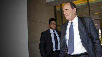 Σταθάκης: Συμφωνία για πώληση τεσσάρων λιγνιτικών μονάδων της ΔΕΗ έως τον Ιούνιο του 2018