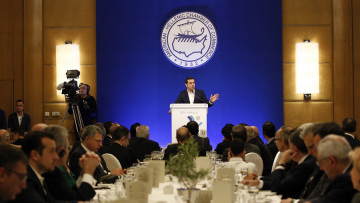 Τσίπρας: Η μείωση της υψηλής φορολογίας προβλέπεται στο μεσοπρόθεσμο για το '19