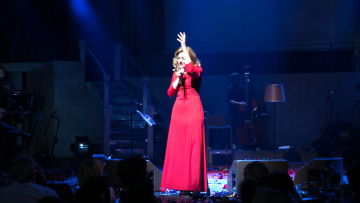 «Υπολοχαγός Νατάσσα» η Μποφίλιου: Και αντάρτισσα και ντίβα;