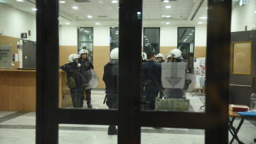 Πρόεδρος συμβολαιογράφων στο ΘΕΜΑ 104,6: Κανείς δεν μας διαβεβαιώνει ότι δεν θα εκπλειστηριάζονται και πρώτες κατοικίες