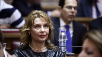 Η Κατερίνα Παπακώστα υπερασπίζεται την Μποφίλιου: «Λυπάμαι, ξύσαμε πάτο»