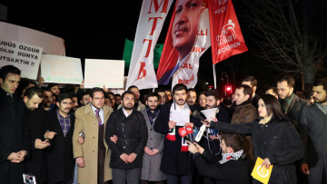 «Θανατική καταδίκη για την ειρήνη»: Παγκόσμια αποδοκιμασία της απόφασης Τραμπ για την Ιερουσαλήμ