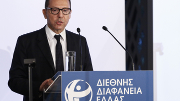 Στουρνάρας για πολιτικό σύστημα: Πελατειακές σχέσεις και λαϊκισμός έκαναν δυσχερέστερη την αντιμετώπιση της κρίσης