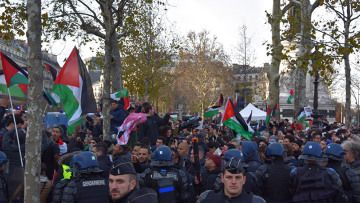 «Φλέγεται» η Ιερουσαλήμ: Εκατοντάδες τραυματίες σε νέες συγκρούσεις Ισραηλινών και Παλαιστινίων