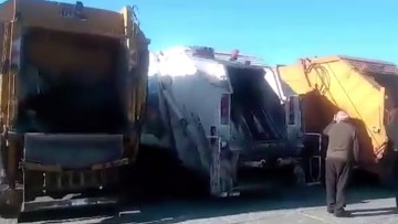 Βίντεο: “Μπλόκο” του δημάρχου Λέσβου στα κοντέινερ του Μουζάλα