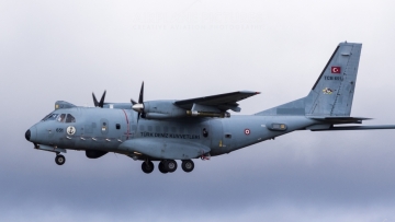 Δεκάδες παραβιάσεις του ελληνικού εναέριου χώρου από τουρκικά κατασκοπευτικά