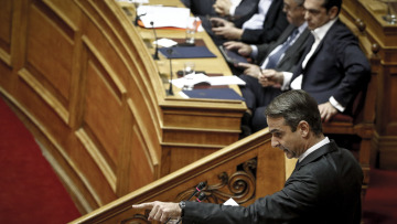 Άγρια σύγκρουση των αρχηγών για τον… τελευταίο προϋπολογισμό: Του Μνημονίου ή των ΣΥΡΙΖΑΝΕΛ; 