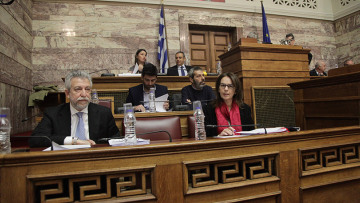 Πλειστηριασμοί: Θρίλερ, αναβρασμός στον ΣΥΡΙΖΑ, ανοιχτό να αποσυρθεί η ρύθμιση για ποινικοποίηση