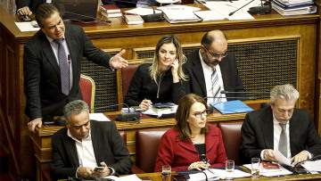 Πλειστηριασμοί: Κάνουν αλλαγές ώστε να ψηφιστεί η τροπολογία για φυλάκιση όσων εμποδίζουν