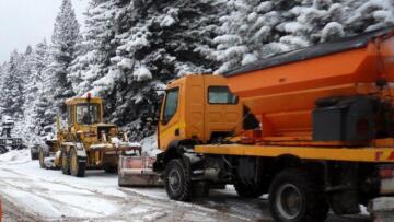Πάτρα: Απεγκλωβίστηκαν τα οχήματα από την Πούντα Καλαβρύτων
