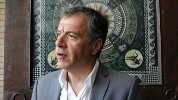 Τα κάλαντα μίας Κρητικοπούλας από την… Κίνα στις ευχές του Σταύρο Θεοδωράκη 