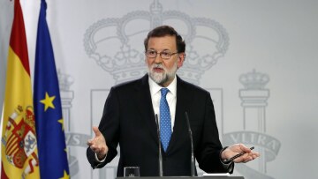 Ραχόι για Πουτζδεμόν: Παράλογο να προσποιείται ότι κυβερνά την Καταλονία από το Βέλγιο