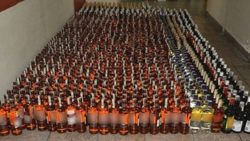 Ηράκλειο: Θα γέμιζαν τα μαγαζιά με ποτά «μπόμπες» - «Λαβράκι» έβγαλαν οι αστυνομικοί 