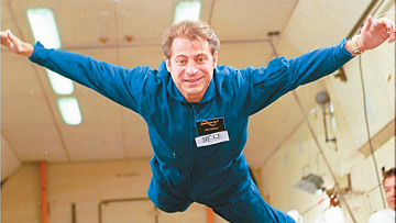 Πίτερ Διαμαντής: Ο Ελληνοαμερικανός επιχειρηματίας που φιλοδοξεί να παρατείνει την ανθρώπινη ζωή 