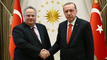 «Όχι, όχι» απαντά ο Κοτζιάς στο ερώτημα αν έρχεται πόλεμος με την Τουρκία