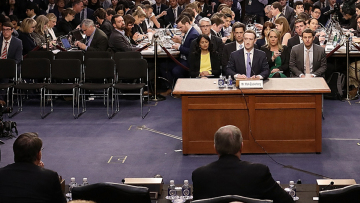 Μαραθώνια κατάθεση Ζούκερμπεργκ στο αμερικανικό Κογκρέσο